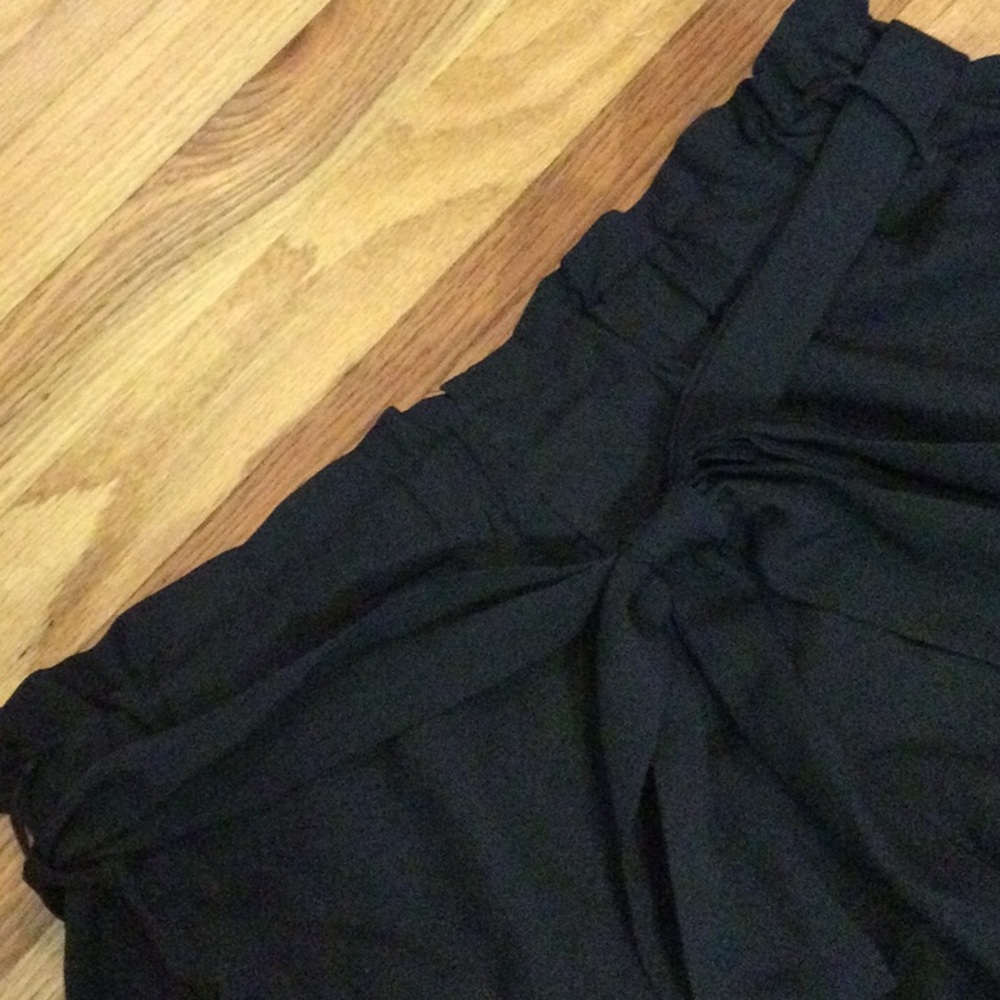 Stradivarius Black Shorts - Picture 3 of 7